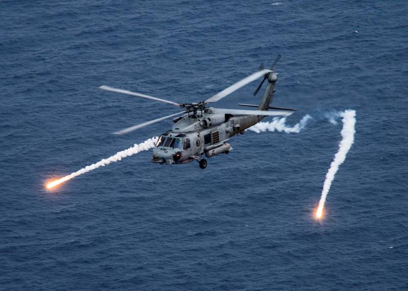 美国在日本部署5艘最先进的伯克级飞弹驱逐舰，其中有4艘具备直升机机库，可配备MH-60R反潜直升机（如图），对追踪及攻击中国潜舰大有助益。（路透档案照）(photo:LTN)