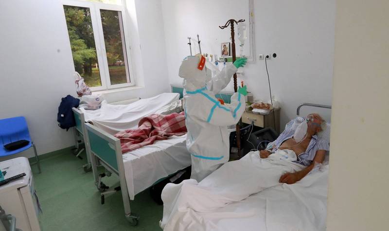 马来西亚39岁男子确诊后昏迷了21天才醒来，醒来后却失忆忘了妻子。示意画面，非新闻当事人。（欧新社）(photo:LTN)
