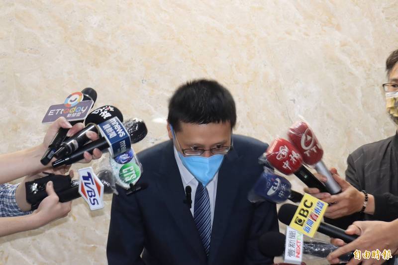 雙和醫院麻酸科醫師李俊成出面向社會大眾道歉。（記者翁聿煌攝）
