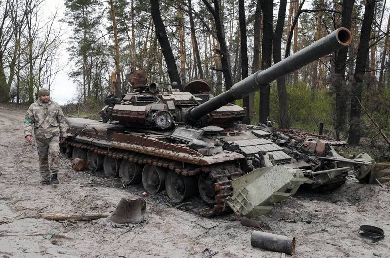 烏克蘭軍隊展開反攻。圖為被摧毀的俄軍戰車。（美聯社）