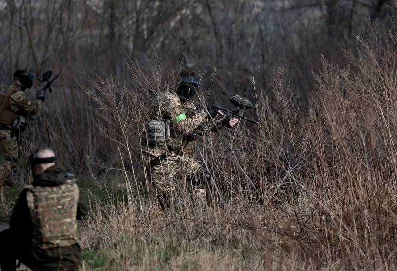 烏克蘭邊防局16日表示，俄軍再朝蘇梅開火，邊防部隊正與之交戰。（路透）