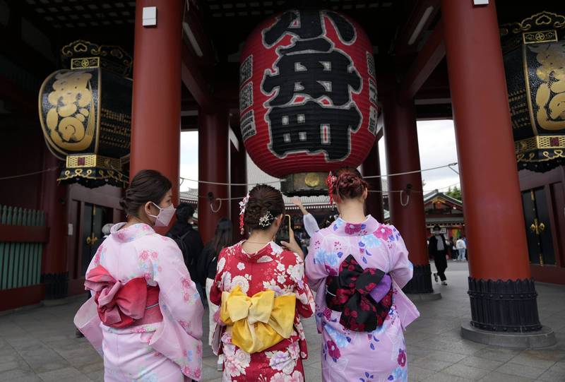 日本宣布本月接受美國、澳洲、泰國、新加坡打滿3劑疫苗旅客以團體遊形式入境。（歐新社）