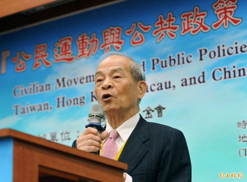 前彰化縣長、中選會主委黃石城6日在台大醫院辭世，享壽88歲；靈堂暫設台北市金寶軒會館，21日至23日開放各界致意，24日移靈彰化。（資料照）