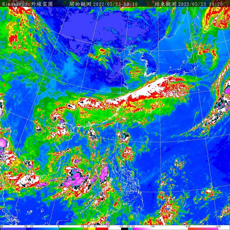 衛星雲圖可見台灣上空北方的雲帶，天氣不穩定，可能有中小尺度對流帶來短延時強降雨。（中央氣象局提供）