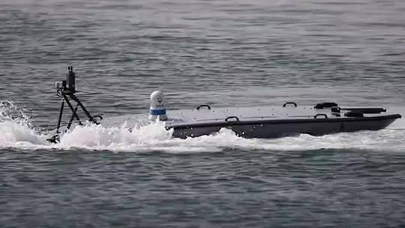 2021年Mantas T-12在阿拉伯灣與美軍傳統艦艇共同作業測試照。（圖取自美軍DVIDS官網）