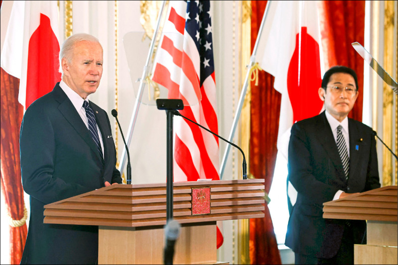 美國總統拜登昨出席美日領袖峰會後記者會，對台灣有事發生時，美國是否會軍事介入的提問，明確回答「YES（會），這是我們的承諾」。（路透）