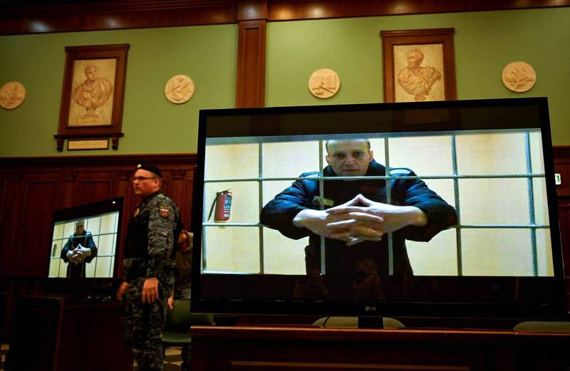 「普廷頭號剋星」納瓦尼視訊出庭時，當場痛斥普廷是瘋子，利用謊言對烏克蘭挑起「愚蠢的戰爭」。（法新社）