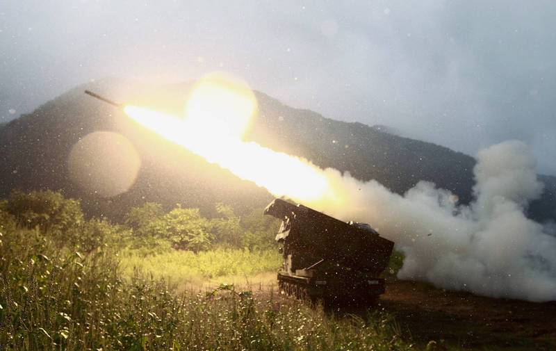 外媒透露，美國可能提供烏克蘭多管火箭系統（MLRS）。（歐新社）