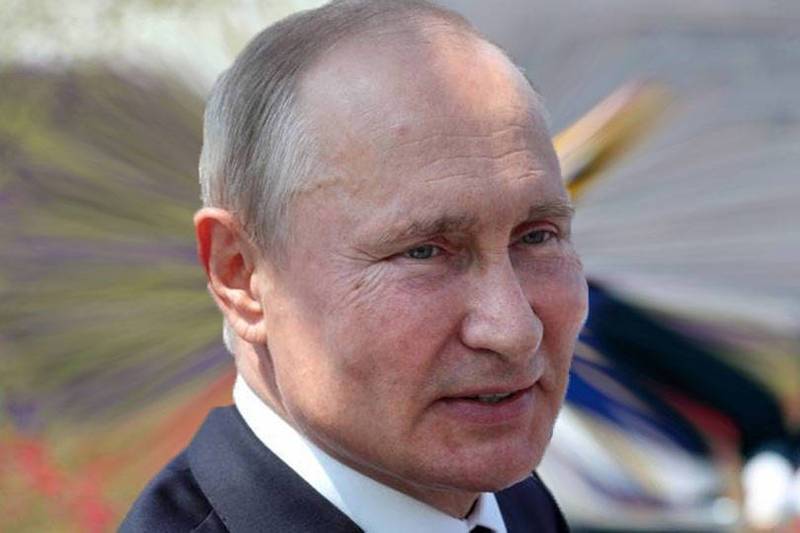 俄罗斯总统普廷被指近来在镜头前苍白且浮肿，恐与类固醇药物治疗有关，后来又盛传他罹患血癌。（欧新社，本报合成）(photo:LTN)