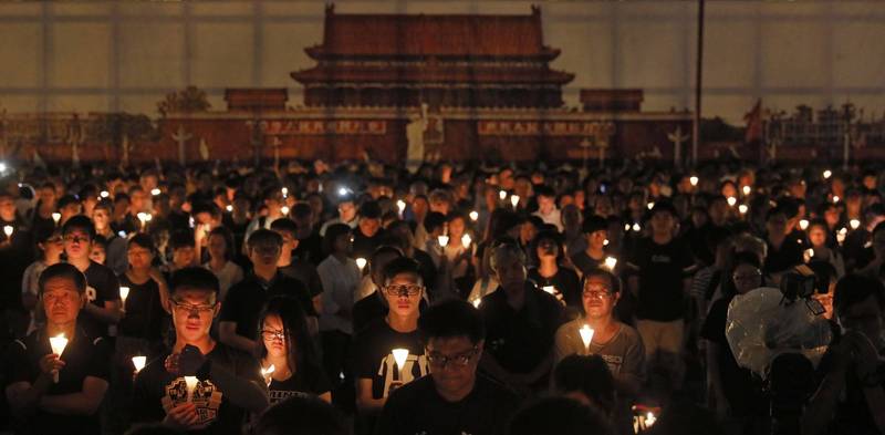 以往每年的6月4日，香港人民都會齊聚維多利亞公園追悼「六四事件」受難者，今年恐在《國安法》和防疫法規下成絕響。（美聯社資料照）