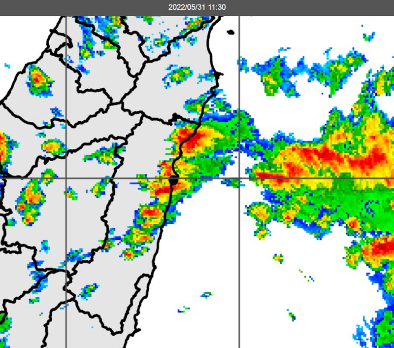 氣象局上午11時30分對花蓮縣發布大雷雨特報，同時發布災防告警訊息（PWS），持續至12時30分止。（擷取自中央氣象局）