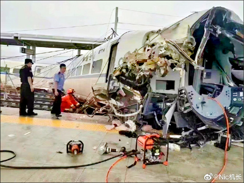 中国贵广高速铁路车头撞上月台全毁，造成1名司机死亡。（取自网路）(photo:LTN)