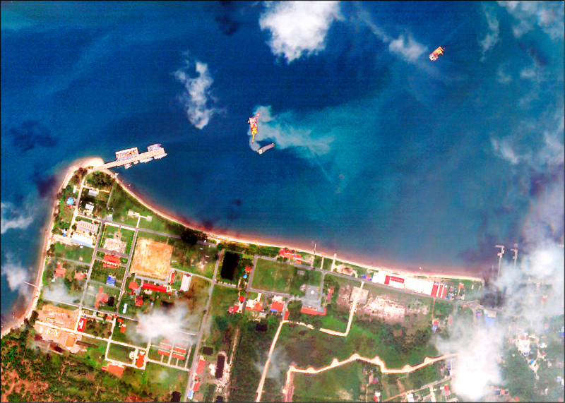 中國準備在柬埔寨雲壤海軍基地興建專供中國海軍使用的設施。圖為美國星球實驗室公司（Planet Labs）今年4月底拍攝的該基地衛星照片。（美聯社檔案照）