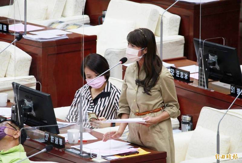 台北市議員許淑華（見圖）說，她曾被PTT網友影射「與特定產業有關」、不乾淨提告，法官判決加重誹謗，當事網友還被查出是柯文哲妻子陳佩琪的姊妹淘的小孩。（記者楊心慧攝）