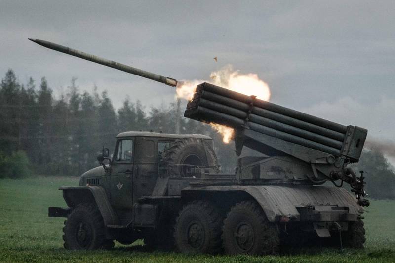 乌克兰10日军方情资指出，依照俄军现今侵略速度，俄罗斯拥有足够的经济资源将战事延长一年。图为乌俄前线火箭弹发射车示意图。（法新社）(photo:LTN)
