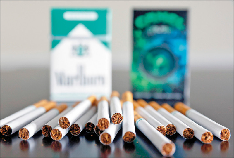 除了菸盒警示图文，加拿大政府准备明年下半开始对每支香菸加註健康警语：「每吸一口都是毒」。（法新社档案照）(photo:LTN)
