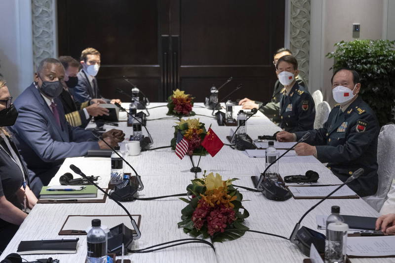 中国国防部长魏凤和（右）、美国国防部长奥斯汀（左）在香格里拉对话会期间，就台湾议题针锋相对。（欧新社档案照）(photo:LTN)