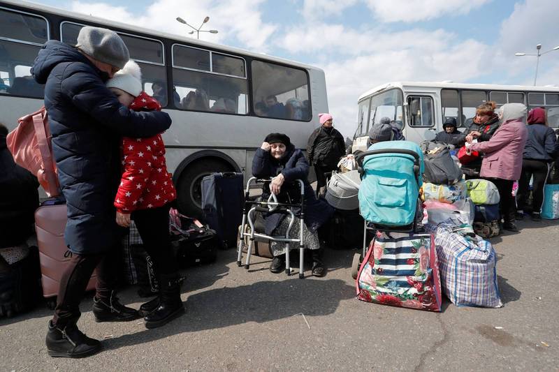 從馬立波逃出的部分居民表示，他們在上車前被告知會前往烏國控制地區，最後卻被帶往俄軍「過濾營」。（路透）