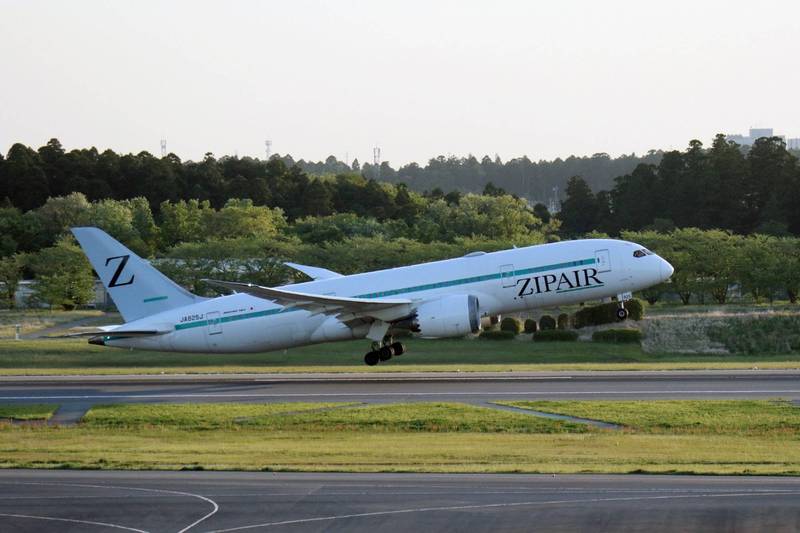 日本廉价航空ZIPAIR以字母Z为标志，今年俄罗斯侵略乌克兰军事装备上也以Z字识别，ZIPAIR今天宣布将更换标志，以免被误解。（欧新社资料照）(photo:LTN)