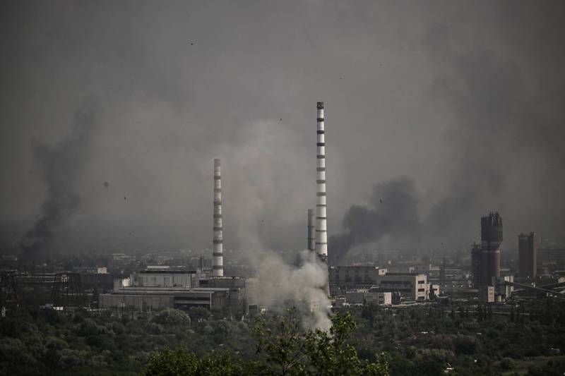 北顿内茨克工业区已彻底沦为战场，处处可见到浓烟升起。（法新社资料照）(photo:LTN)