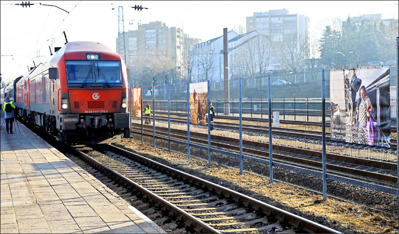 为配合西方制裁，立陶宛自18日起封锁濒临波罗的海的俄罗斯飞地加里宁格勒与俄国本土的铁路运输。图为立陶宛首都维尔纽斯的一处火车站，通往加里宁格勒的火车都会在此站停留。（法新社档案照）(photo:LTN)