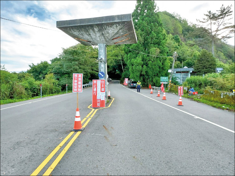 公路總局今年度在合歡山實施高承載管制，其中一個管制站在台十四甲十八K翠峰段。
（公路總局提供）
