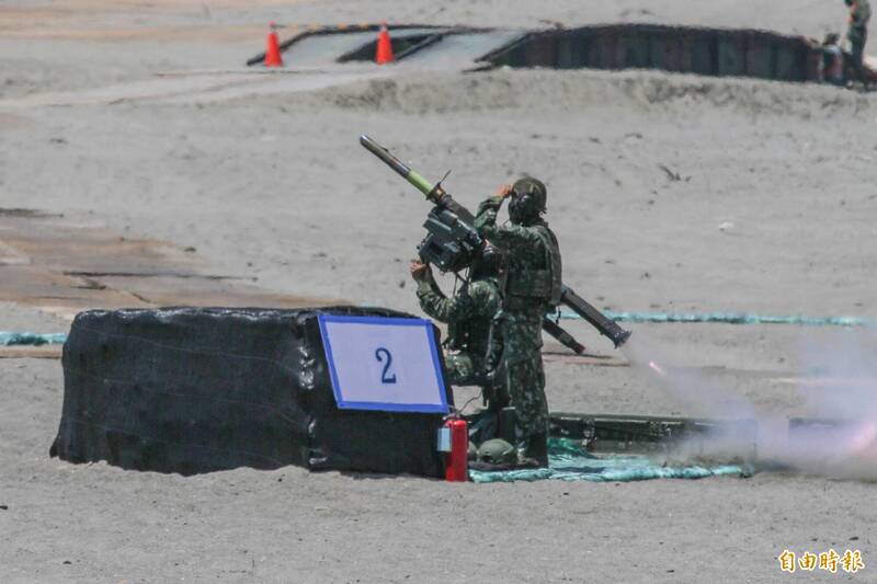 國軍在滿州九棚地區進行刺針飛彈訓練。（記者蔡宗憲攝）