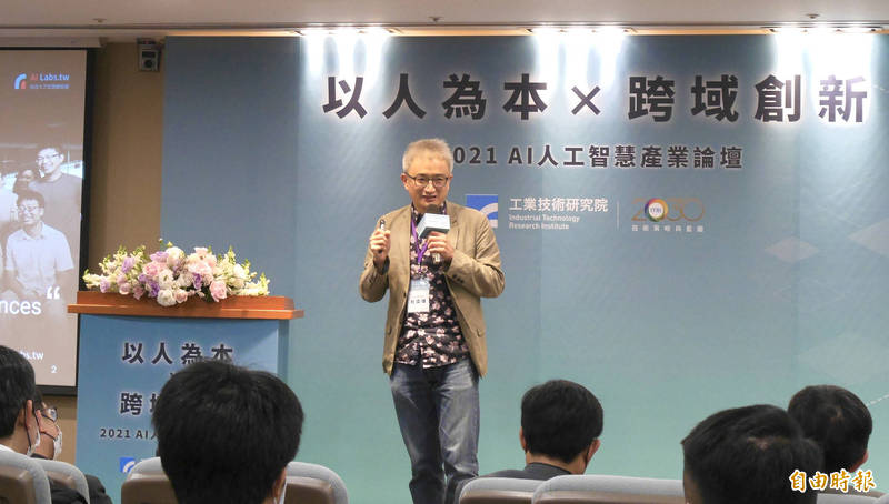 杜奕瑾（見圖）表示，他今天收到臉書通知，指他2年前張貼「六四天安門」事件的照片「違反社群守則」，讓他忍不住質疑「我們在臉書遵守中國的社群守則？」（資料照）