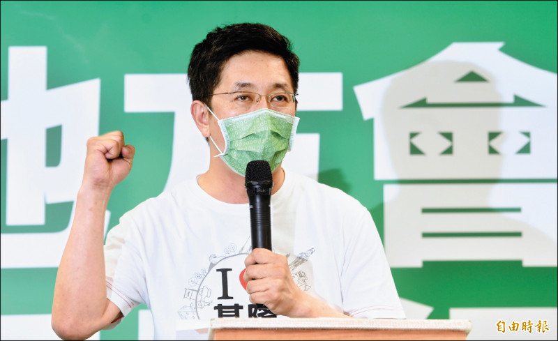 立委蔡適應獲提名參選基隆市長。（記者劉信德攝）