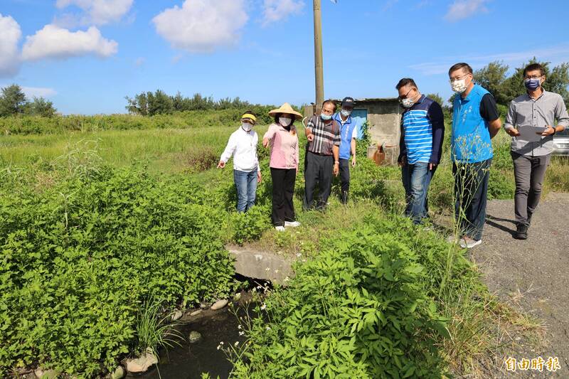 台西鄉民權路11巷既有道路排水設施將整修，避免淹水問題一再發生。（記者詹士弘攝）