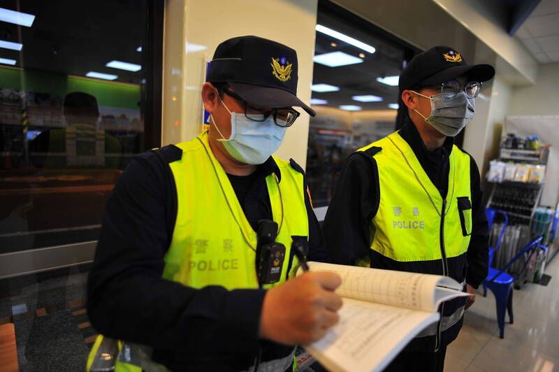 台南一位吳姓警員努力5年終於考上警大，接到放榜電話還以為是詐騙。（資料照，記者王捷攝）