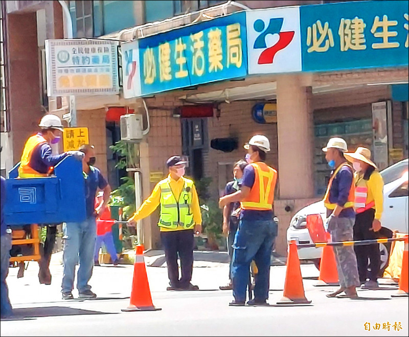 高雄市實施無薪假勞工逾三千人。
（記者侯承旭攝）