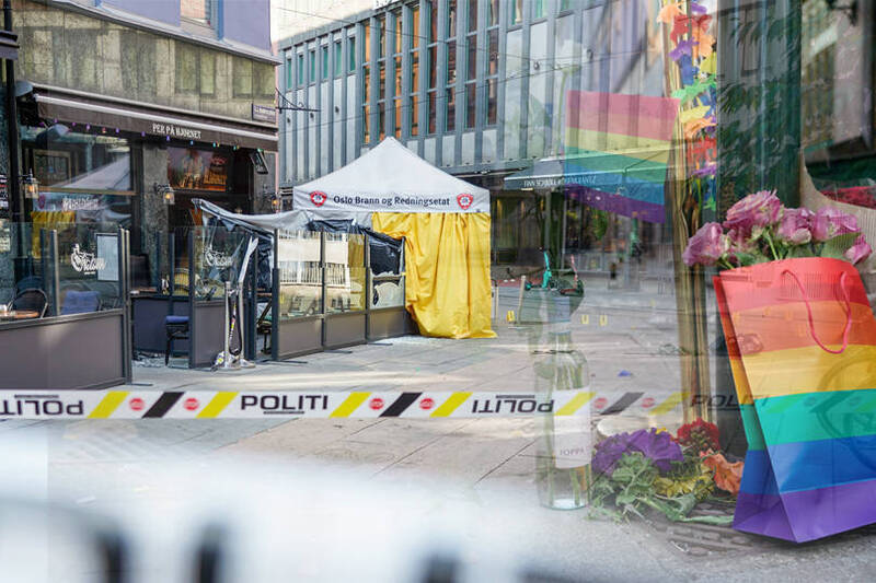 挪威首都奧斯陸一間同志酒吧25日凌晨發生2死20傷槍擊案，由於當天正是奧斯陸同志驕傲大遊行（Pride parade）活動日，警方將朝仇恨犯罪、恐怖攻擊方向偵辦。（歐新社；本報合成）