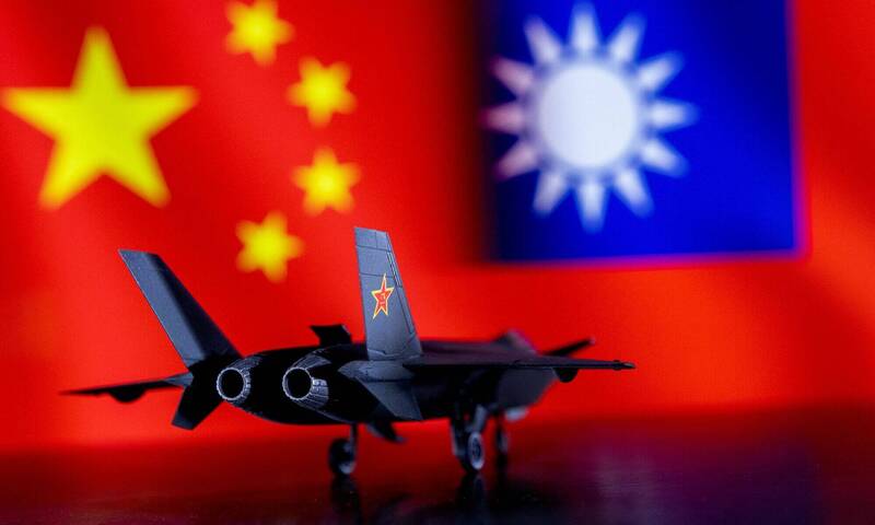 澳洲智庫羅伊國際政策研究院公布的新調查顯示，中國若入侵台灣，逾半澳洲人支持採取軍事行動派兵防衛台灣。（路透）