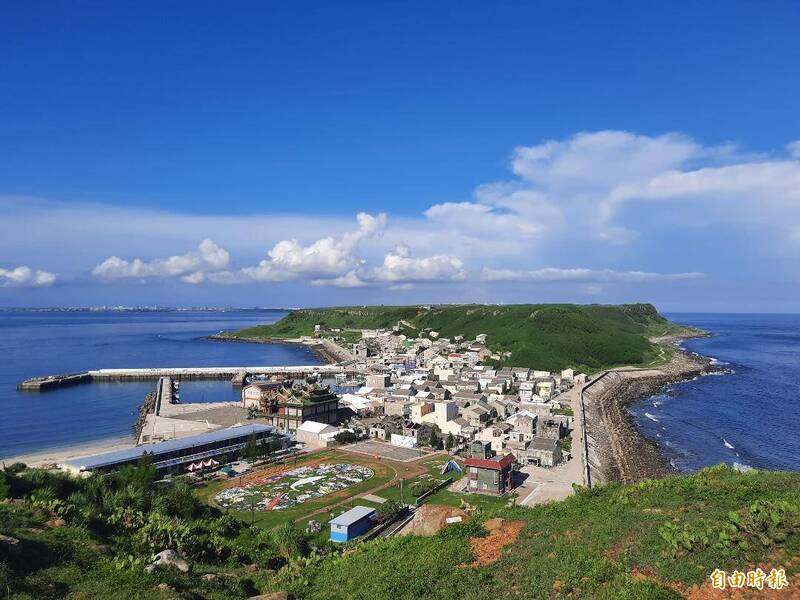 澎湖大部分離島沒有飛機跑道，不適合定翼機擔任駐澎醫療專機。（記者劉禹慶攝）