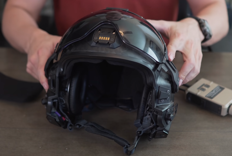 美國空軍研發新一代的頭盔。（圖擷取自Hasard Lee YouTube）
