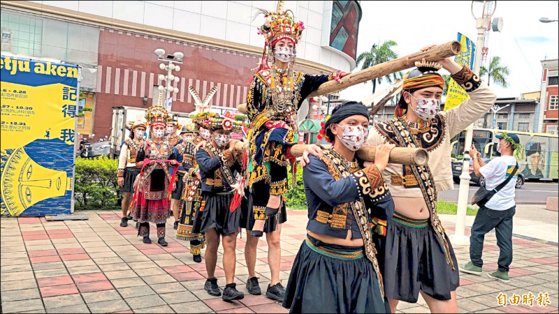 臺灣原住民族文化園區歡慶卅五週年，排灣族Ravar拉瓦爾群樂舞將發表新舞。（記者葉永騫攝）