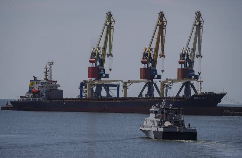 烏克蘭政府要求土耳其扣留並逮捕一艘懸掛俄羅斯國旗的貨船，該船載有俄軍從別爾江斯克掠奪而來的4500噸糧食。圖為示意圖。（歐新社）