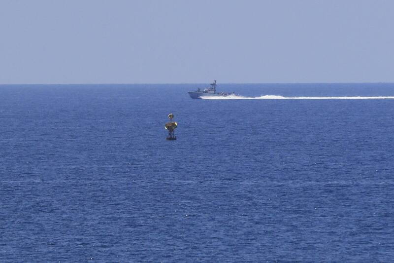 地中海東岸的卡里什地區爭議不斷，以色列海軍軍艦巡防邊界。（美聯社）