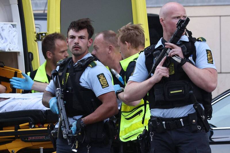 丹麥哥本哈根購物中心爆發槍擊案，造成3死3傷。（法新社）
