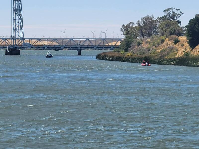 美國1名8歲兒童在沙加緬度河溺水，3名男子見義勇為地跳下去救人卻失蹤。（圖擷自Rio Vista Fire Department臉書）
