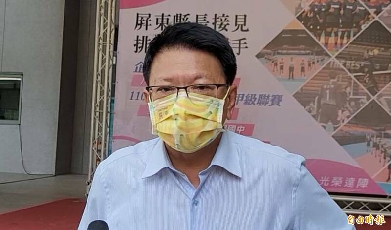 潘孟安表明仍以縣政為主，無參選新北市的規畫。（記者葉永騫攝）