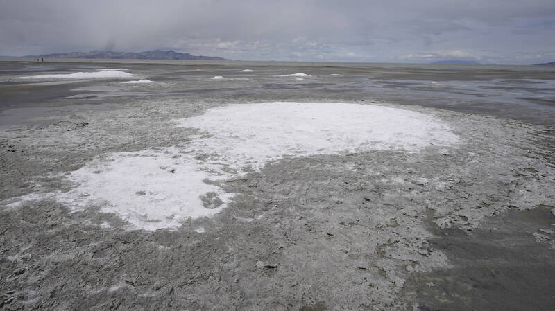 美国犹他州的大盐湖本週创下史上最低水位，这次的大干旱是气候变迁所引发。（美联社）(photo:LTN)