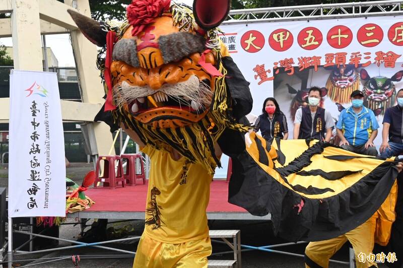 大甲五十三庄武術活動，傳統獅藝表演。（記者張軒哲攝）