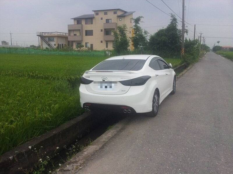 原PO分享所見的神人停車法。（圖取自路上觀察學院）