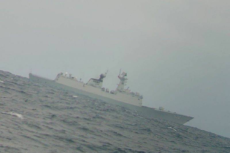 圖為中國海軍荊州號護衛艦。（資料照，漁民提供）