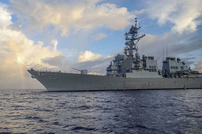 班福特號（USS Benfold, DDG-65，見圖）今天再度駛入中國聲稱的西沙「領海」，共軍南部戰區微信公眾號事後通報並首度公布兩張「現場處置圖」。（美聯社檔案照）