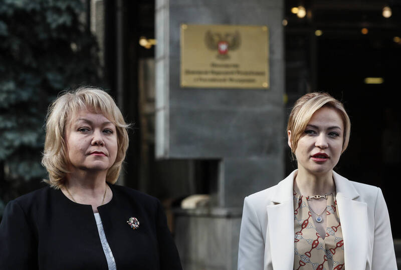 顿内茨克共和国大使马克耶娃（左）和外交部长尼科诺罗娃（右）。（欧新社）(photo:LTN)