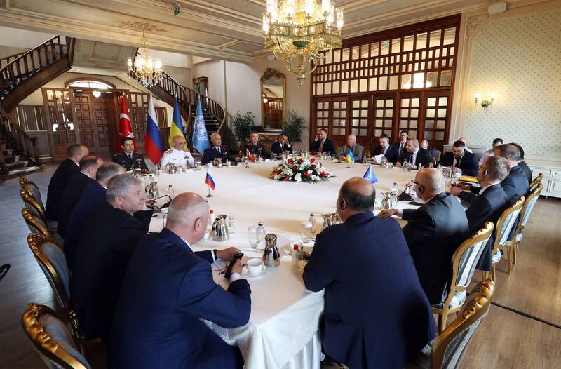 乌克兰、俄罗斯、土耳其及联合国官员13日于伊斯坦堡举行粮食出口协商。（法新社）(photo:LTN)