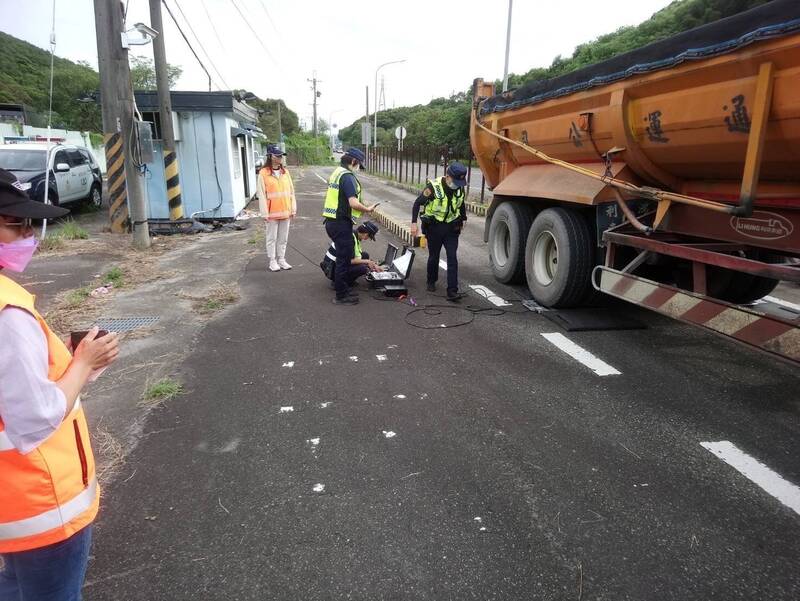 苗警實施大型車大執法滿月 舉發317件交通違規開罰金額達1百70萬。（記者蔡政珉翻攝）